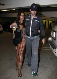 Zoe Saldana feet photo thumbnail