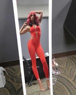 Sasha Banks feet photo thumbnail