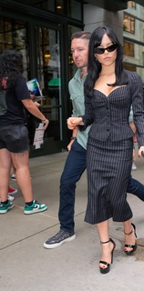 Jenna Ortega feet photo thumbnail