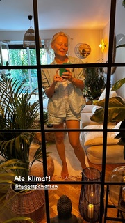 Malgorzata Kozuchowska feet photo thumbnail