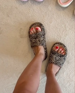 Daniela Katzenberger feet photo thumbnail