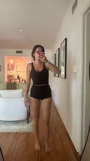 Natalie Noel Mariduena feet photo thumbnail