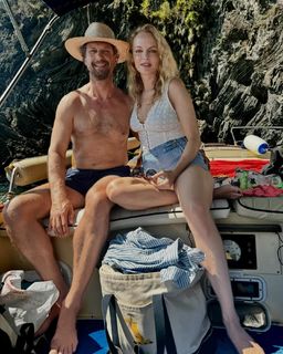 Heather Graham feet photo thumbnail