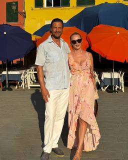 Heather Graham feet photo thumbnail