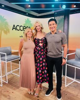 Heather Graham feet photo thumbnail