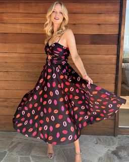 Heather Graham feet photo thumbnail