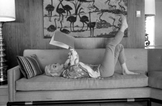 Marilyn Monroe feet photo thumbnail
