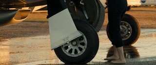 Scarlett Johansson feet photo thumbnail
