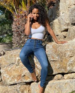Christina Milian feet photo thumbnail