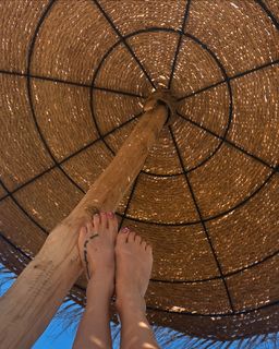Ashley Roberts feet photo thumbnail