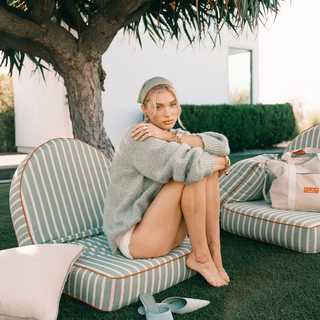 Elsa Hosk feet photo thumbnail