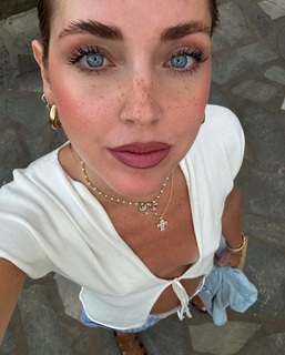 Chiara Ferragni feet photo thumbnail