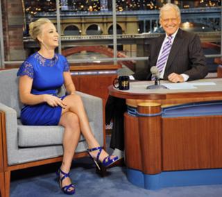 Kaley Cuoco feet photo thumbnail