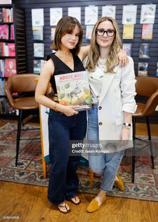 Maren Morris feet photo thumbnail