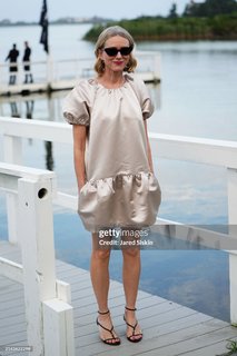 Naomi Watts feet photo thumbnail