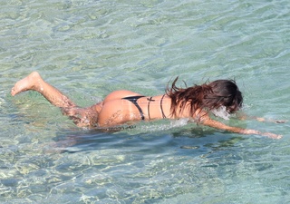 Anitta feet photo thumbnail