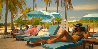 Michelle Monaghan feet photo thumbnail