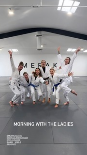 Justine Ezarik feet photo thumbnail