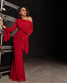 Hansika Motwani feet photo thumbnail