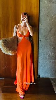 Marina Ruy Barbosa feet photo thumbnail