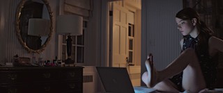 Anya Taylor-Joy feet photo thumbnail