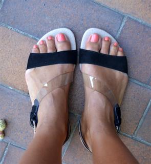 Paula Echevarría feet photo thumbnail