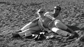 Dakota Fanning feet photo thumbnail