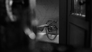 Dakota Fanning feet photo thumbnail