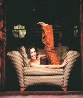 Alyssa Milano feet photo thumbnail