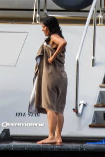 Salma Hayek feet photo thumbnail