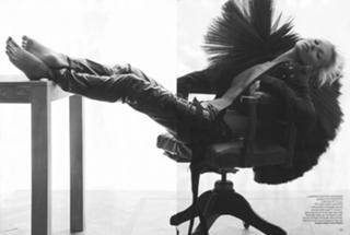 Kate Moss feet photo thumbnail