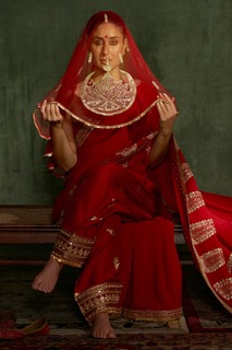 Kareena Kapoor feet photo thumbnail