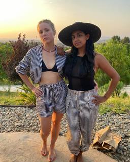 Kristen Bell feet photo thumbnail