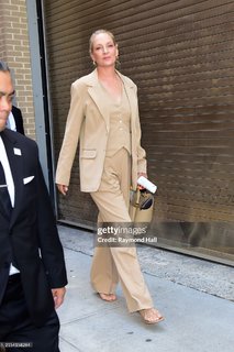 Uma Thurman feet photo 5