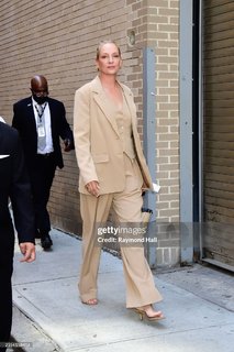 Uma Thurman feet photo 4