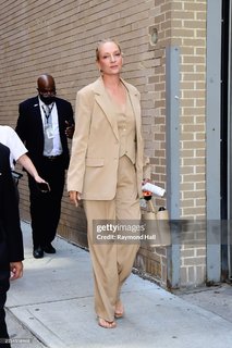 Uma Thurman feet photo 3