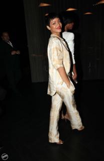 Rihanna feet photo thumbnail