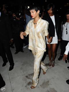 Rihanna feet photo thumbnail