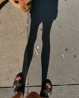 Busy Philipps feet photo thumbnail