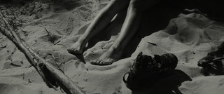 Emma Stone feet photo thumbnail