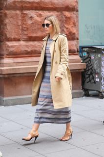 Jessica Biel feet photo thumbnail