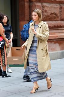 Jessica Biel feet photo thumbnail