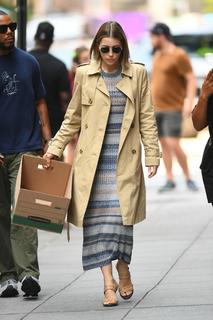 Jessica Biel feet photo thumbnail