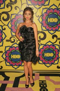 Sarah Hyland feet photo thumbnail