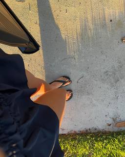 Kylie Jenner feet photo thumbnail