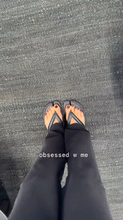 Kylie Jenner feet photo thumbnail