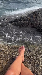 Anna Popek feet photo thumbnail