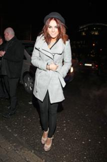 Ewa Farna feet photo thumbnail