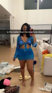 Queen Naija feet photo thumbnail