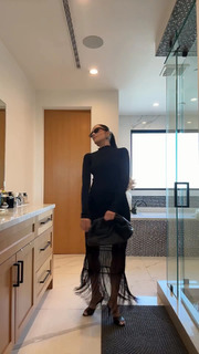 Olivia Culpo feet photo thumbnail